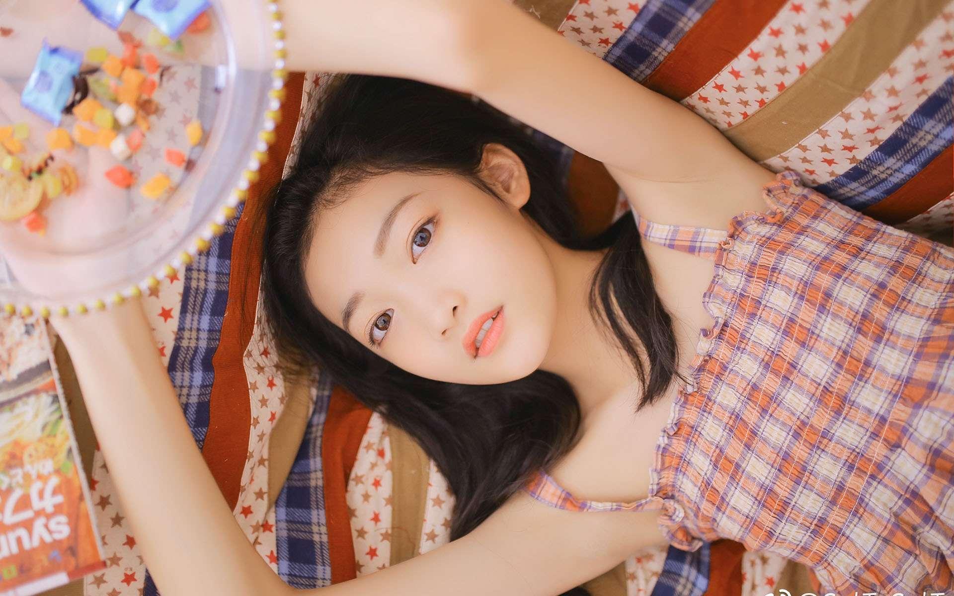 我陪你，你不高興啊？